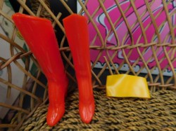 wonder woman red boots main